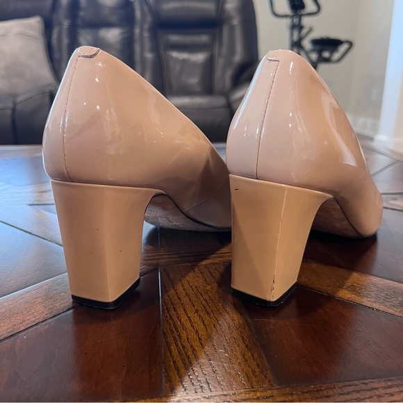 Tory Burch Raleigh Nude Pumps, size 7M - Picture 13 of 16